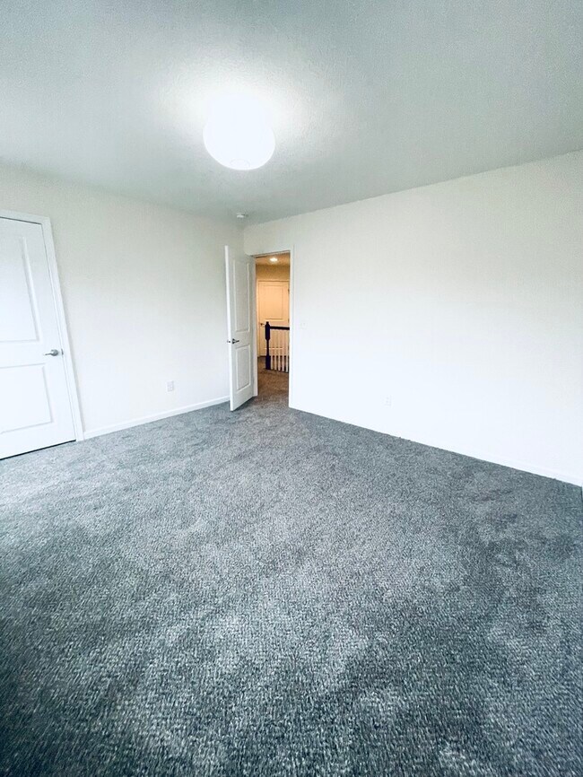 Building Photo - Beautiful 3 beds 2.5 Baths in Dublin