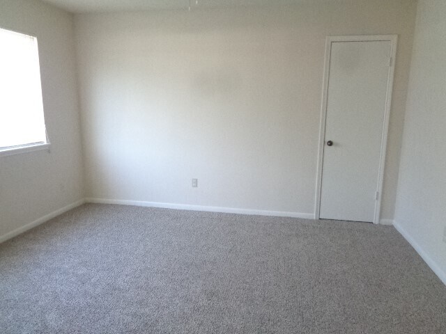 Building Photo - 15835 Cardono Ln