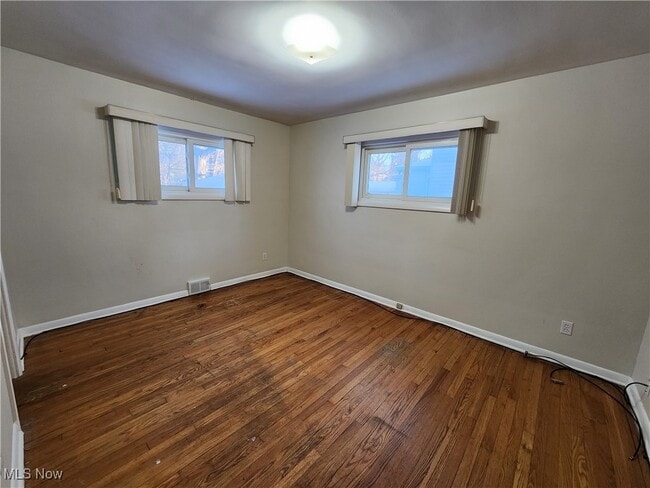 Building Photo - 4385 Greenway Rd