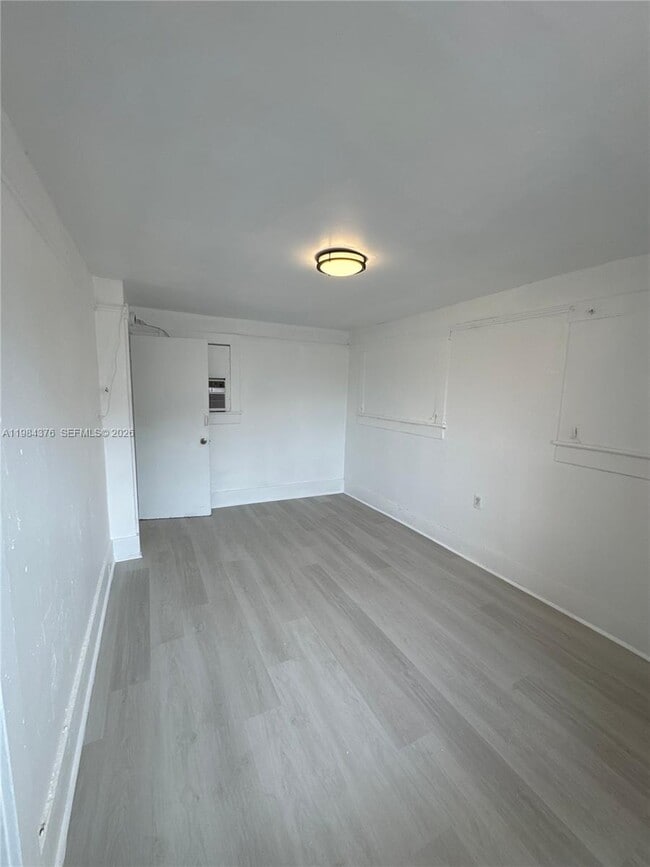 Building Photo - 1545 NW 1st St