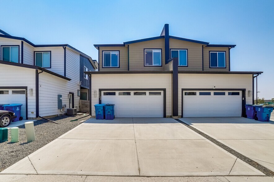 Building Photo - 5305 E 63rd Pl