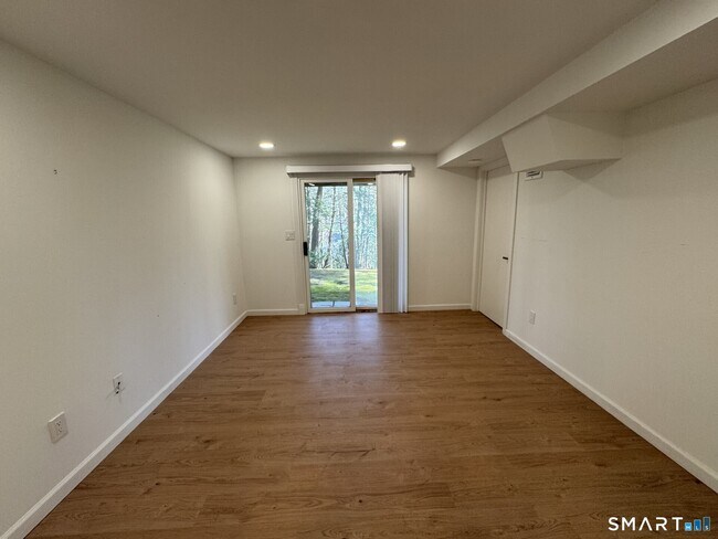 Building Photo - 18 Rivermead