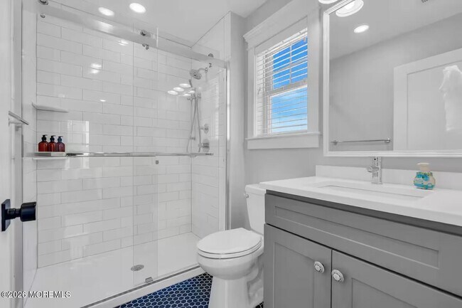 Building Photo - 13 5th Ave