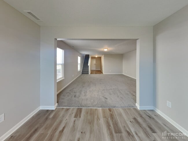 Building Photo - 2840 Beethoven Ave