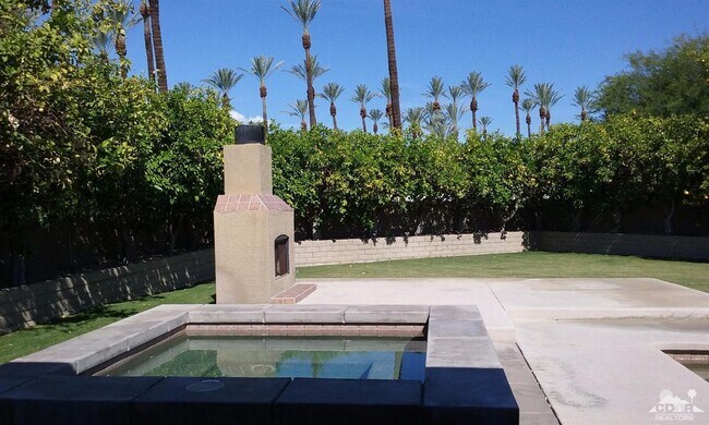 Building Photo - 70520 Gardenia Ct