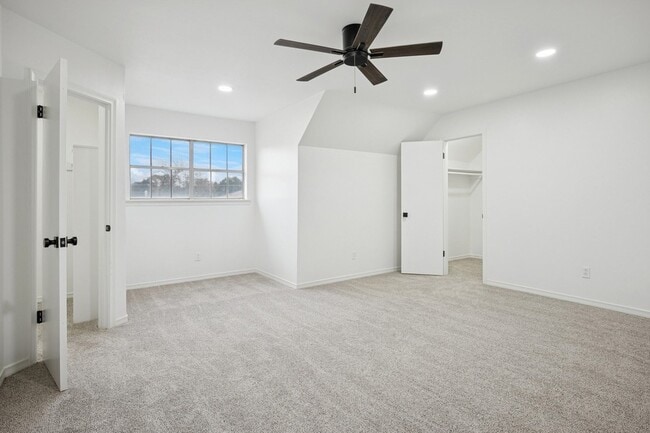 Building Photo - 7626 Dentcrest Dr