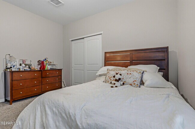 Building Photo - 13912 Loreina Luz Ave