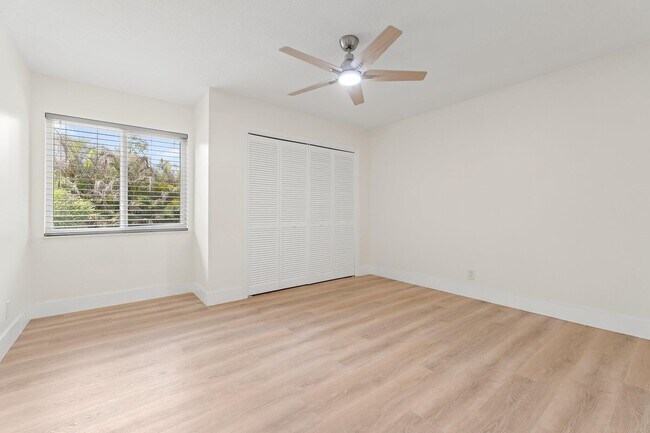 Building Photo - 12090 164th Ct N