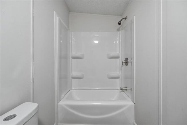 Building Photo - 190 Chivalry Ln