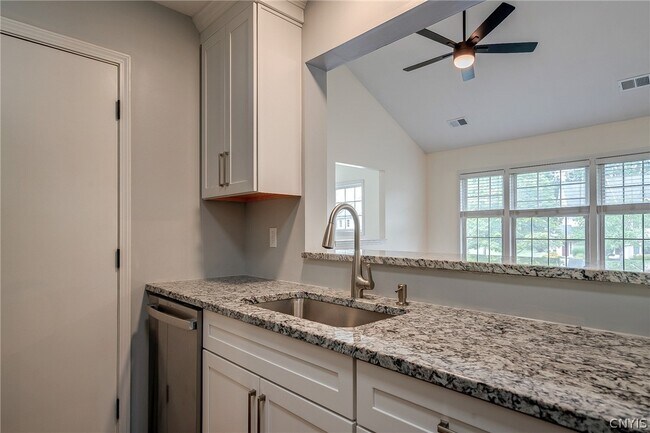 Building Photo - 2404 Pipers Ct