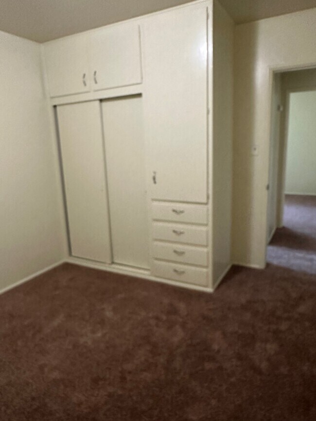 Building Photo - 515 W Foothill Blvd