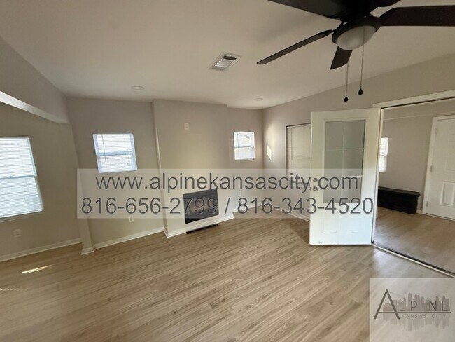 Building Photo - Beautiful Midtown Rehab!