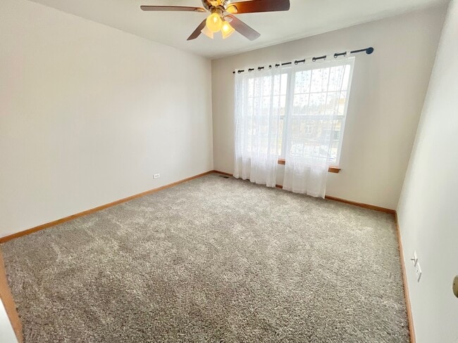 Building Photo - 1814 Van Dyke Ln