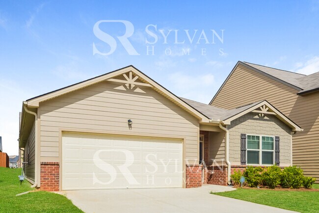 Building Photo - Don't miss out on this lovely 4BR 2BA home