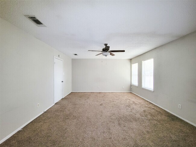 Building Photo - 18402 Tall Cypress Dr