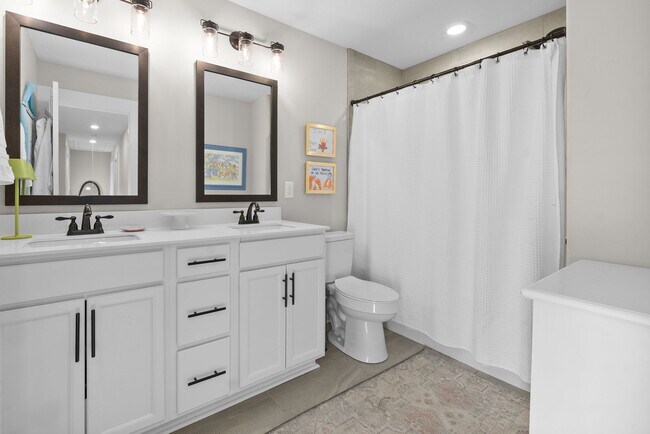 Building Photo - 331 Bluebriar Trace