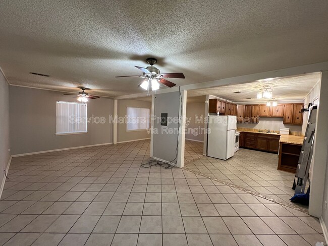 Building Photo - 4449 Thomastown Dr