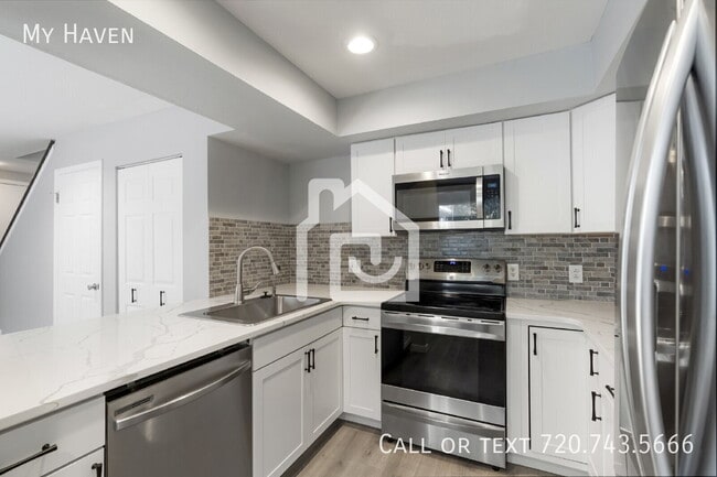 Building Photo - 2618 S Xanadu Way
