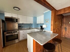 Building Photo - 1228 E Shore Dr