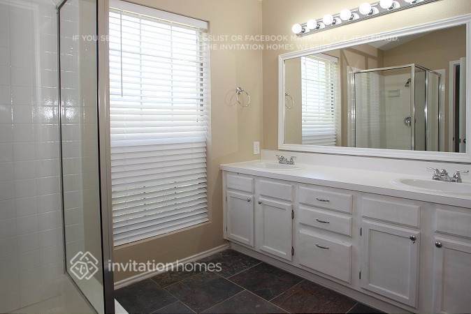 Building Photo - 501 Kalmia Dr