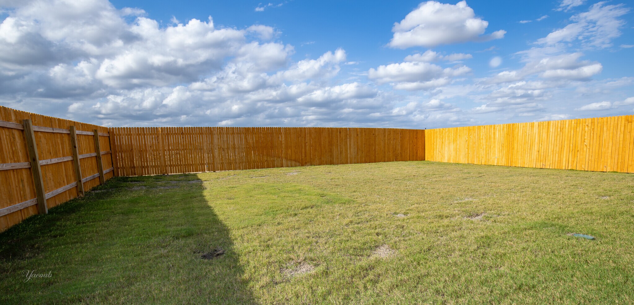 Building Photo - 650 Gladiola Loop