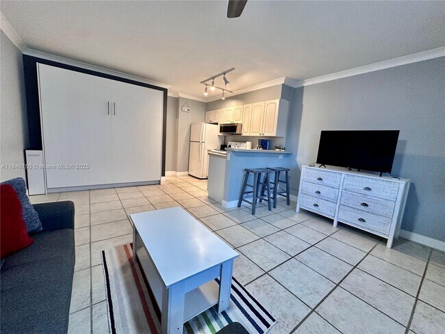 Building Photo - 1480 S Ocean Blvd