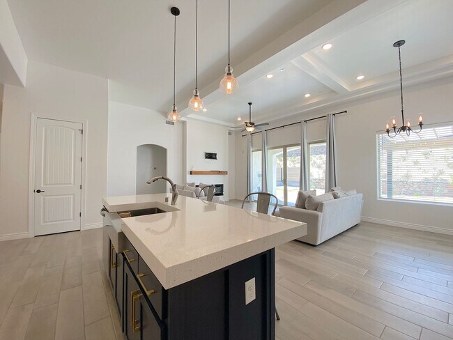 Building Photo - West El Paso Cimarron Neighborhood Stunning 4 bed/2.5bath