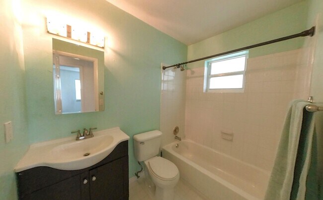 Building Photo - 1103 Harmony Way