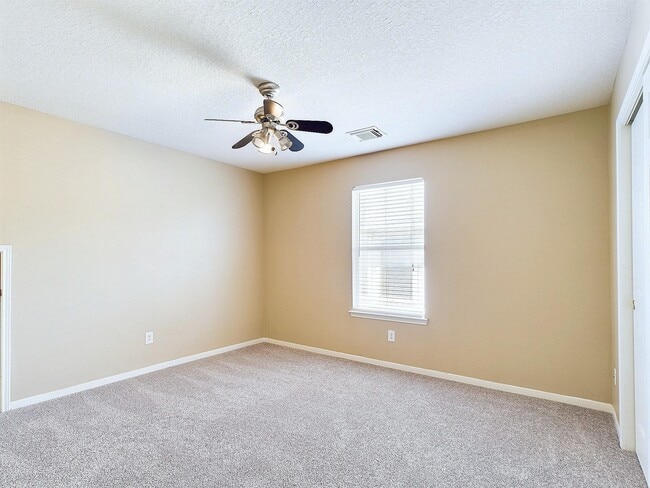 Building Photo - 17107 Dawn Shadows Dr
