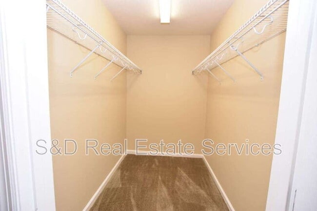 Building Photo - 7109 Evergreen Loop