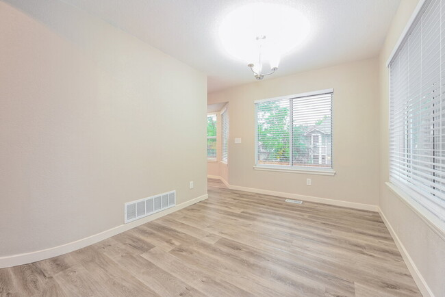 Building Photo - 9978 Deer Creek Ln