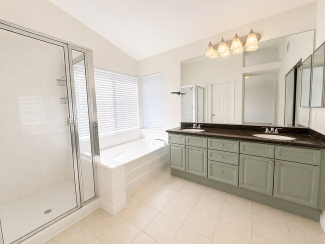 Building Photo - 5178 Corte Vistora