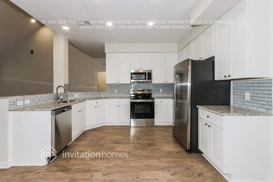 Building Photo - 14910 Summerland Cir