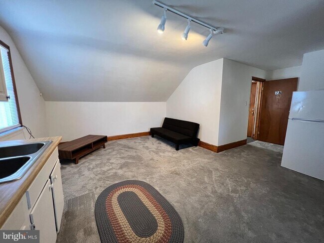 Building Photo - 1 Heighe St