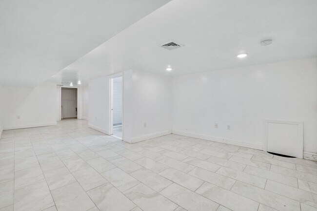 Building Photo - 59 Gardner Ave