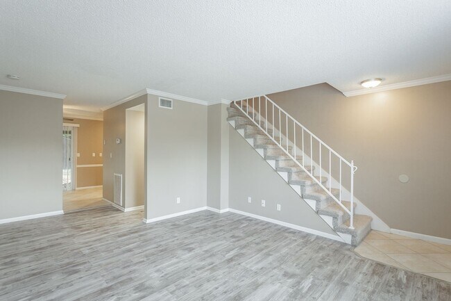 Building Photo - 741 S Germantown Cir