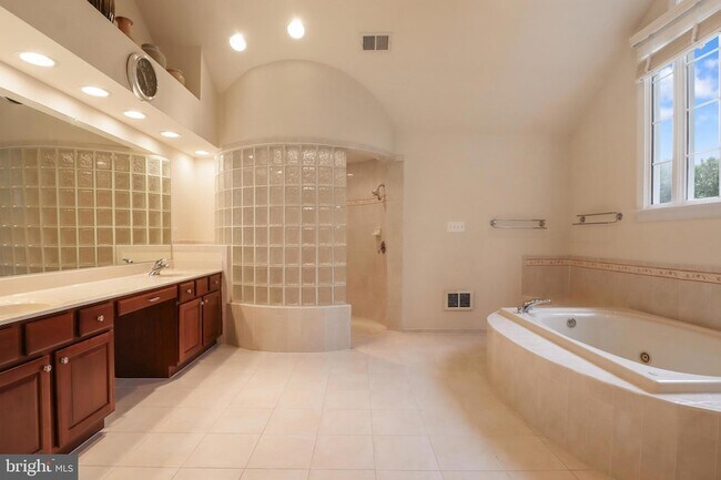 Building Photo - 13309 Big Cedar Ln