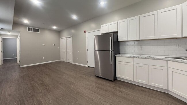 Building Photo - 275 S 56th St