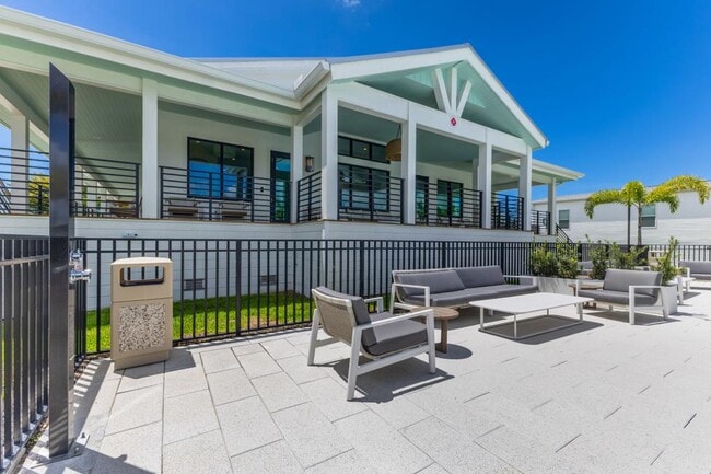 Building Photo - 12581 Spring Meadow Dr