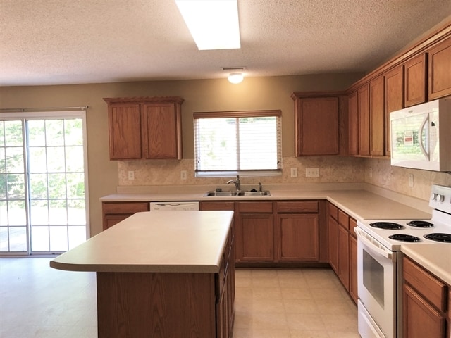 Building Photo - 338 Averasboro Dr