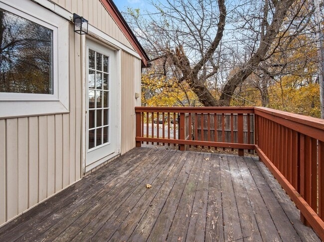 Building Photo - 38 Hilda St