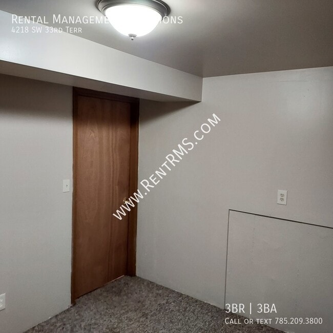 Building Photo - 4218 SW 33rd Terrace
