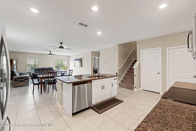 Building Photo - 194 Argyll Dr