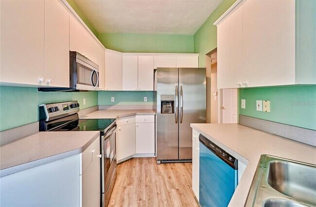 Building Photo - 322 NW 50th Blvd