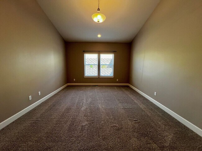 Building Photo - 8819 Kail Dr