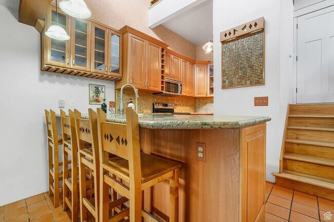 Building Photo - Scenic Mountain View Rental Minutes from Shopping & Trails!