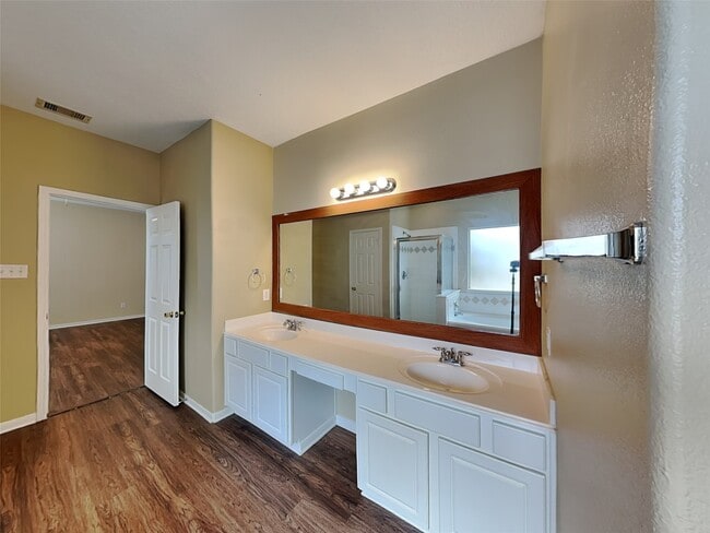 Building Photo - 2902 Auburn Falls Ln