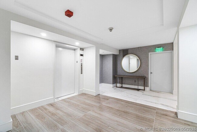 Building Photo - 3407 S Ocean Blvd