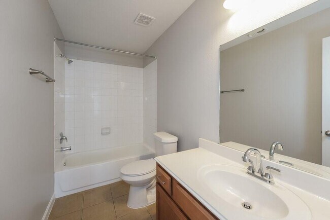 Building Photo - 2614 Elder Park Ct