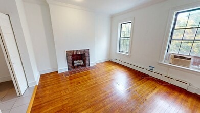 Building Photo - 313 S 18th St